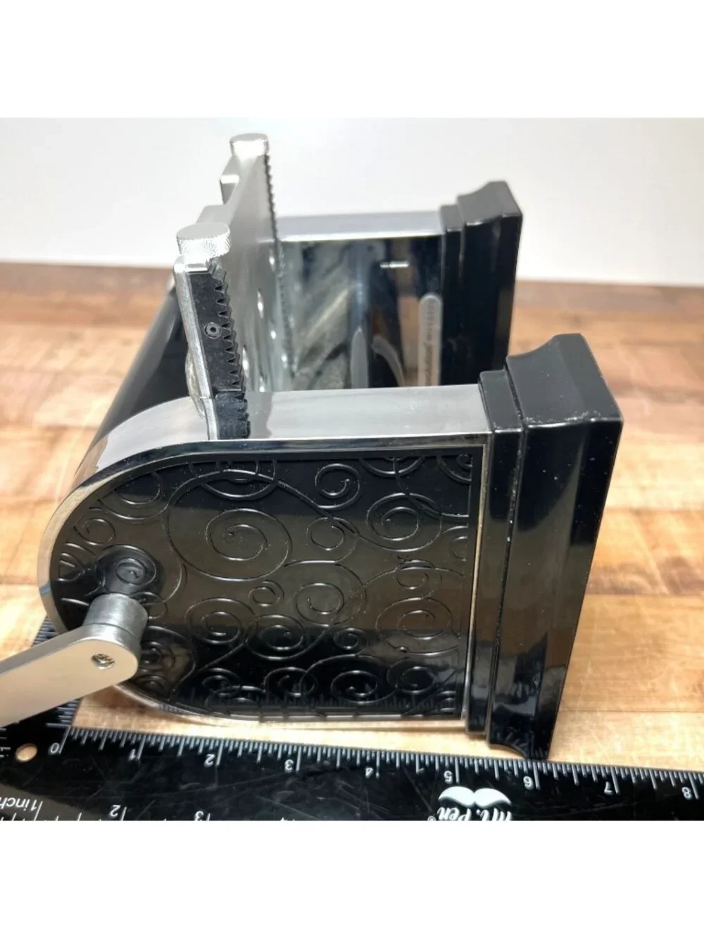 QuickKutz Revolution Die-Cutting Machine Manual Embossing Tool For Crafts